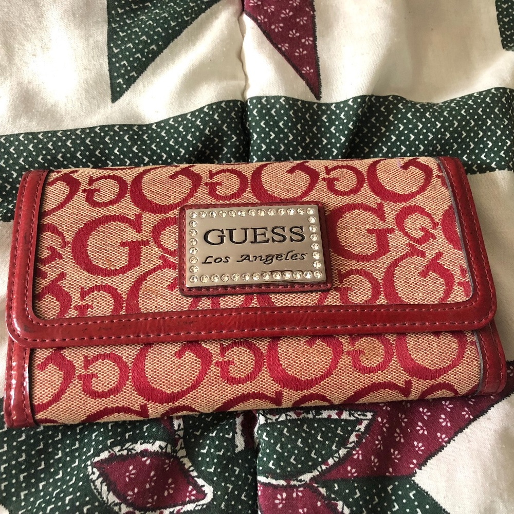 Red Guess tri-fold Wallet